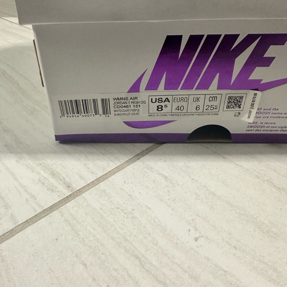 Women Jordan 1 High OG - Picture 7 of 7